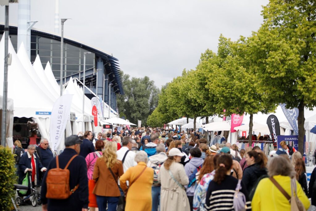 Village Chio mit Gästen